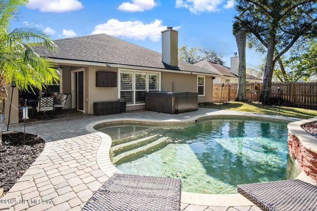 1744 NORTHGLEN Circle, Middleburg, FL 32068