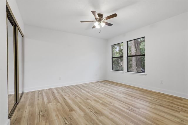 15 Cricket Hollow Place, The Woodlands, TX 77381