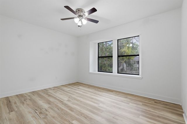 15 Cricket Hollow Place, The Woodlands, TX 77381