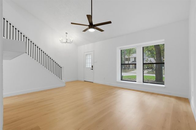 15 Cricket Hollow Place, The Woodlands, TX 77381
