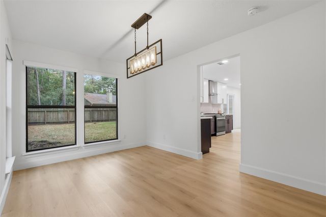 15 Cricket Hollow Place, The Woodlands, TX 77381