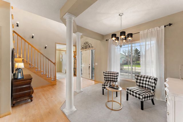 11470 Halstead Trail, Woodbury, MN 55129