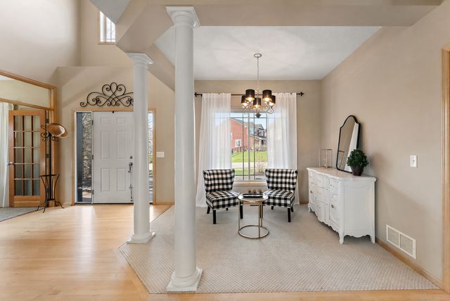 11470 Halstead Trail, Woodbury, MN 55129