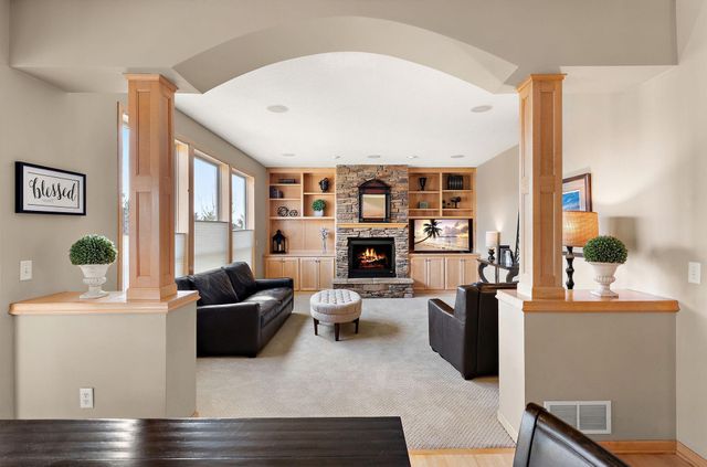 11470 Halstead Trail, Woodbury, MN 55129