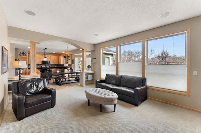 11470 Halstead Trail, Woodbury, MN 55129