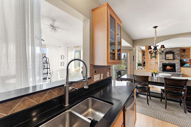 11470 Halstead Trail, Woodbury, MN 55129