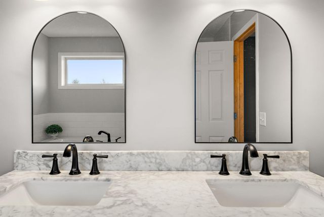 11470 Halstead Trail, Woodbury, MN 55129