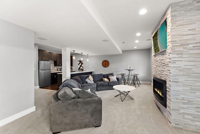 11470 Halstead Trail, Woodbury, MN 55129