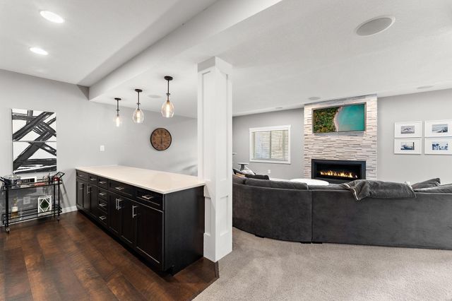 11470 Halstead Trail, Woodbury, MN 55129