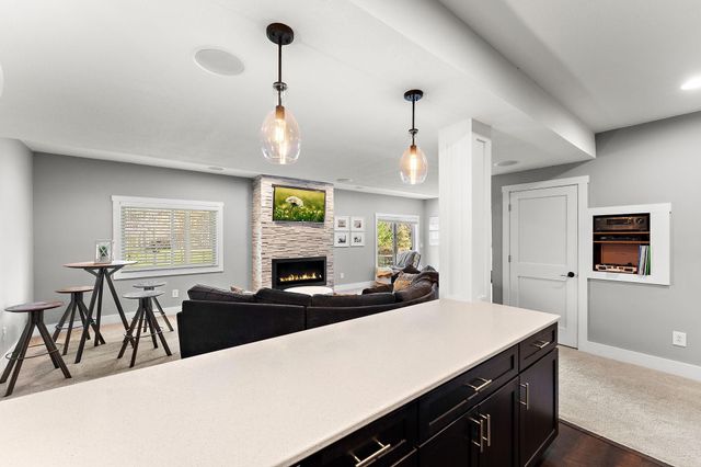 11470 Halstead Trail, Woodbury, MN 55129