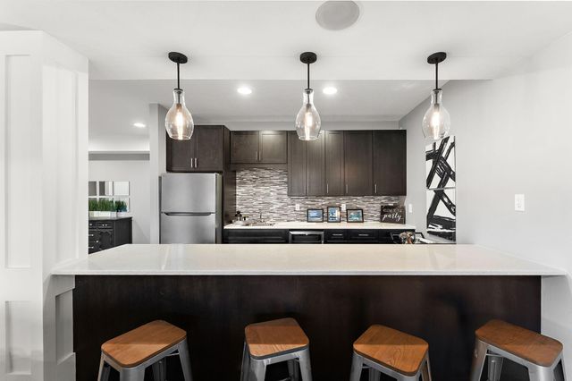 11470 Halstead Trail, Woodbury, MN 55129