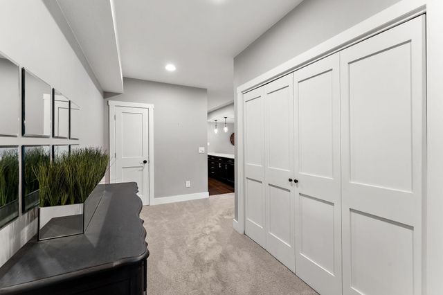 11470 Halstead Trail, Woodbury, MN 55129