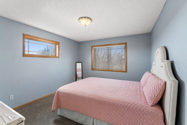 11470 Halstead Trail, Woodbury, MN 55129