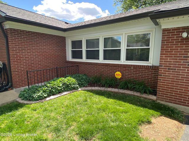 736 Wicklow Rd, Louisville, KY 40207
