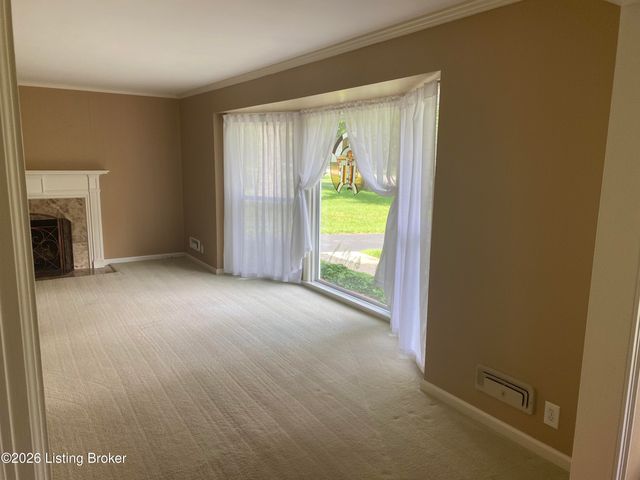 736 Wicklow Rd, Louisville, KY 40207
