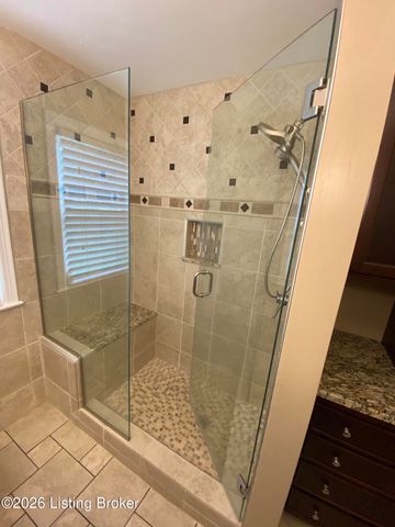 736 Wicklow Rd, Louisville, KY 40207
