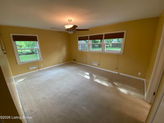 736 Wicklow Rd, Louisville, KY 40207