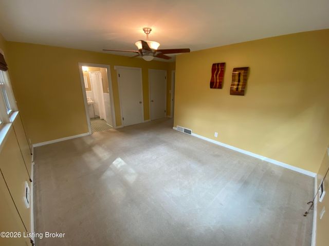 736 Wicklow Rd, Louisville, KY 40207