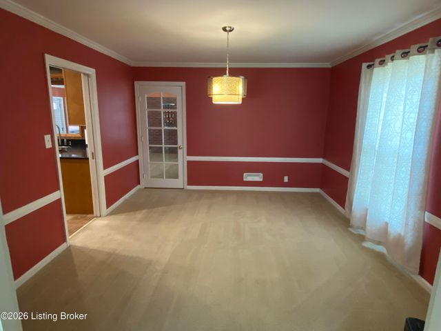 736 Wicklow Rd, Louisville, KY 40207