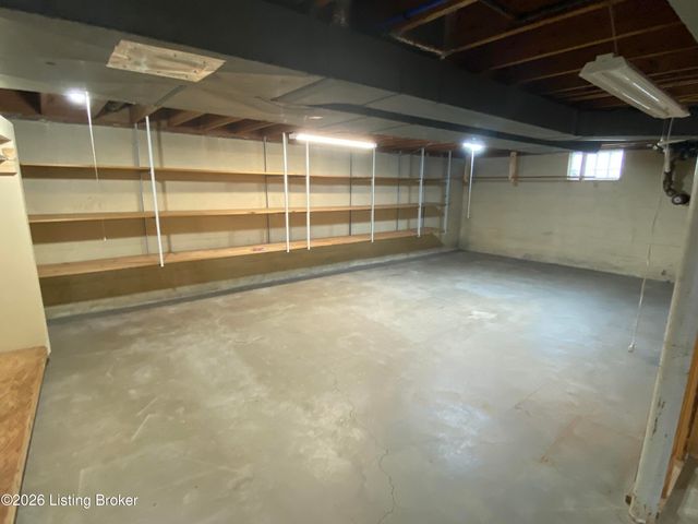 736 Wicklow Rd, Louisville, KY 40207