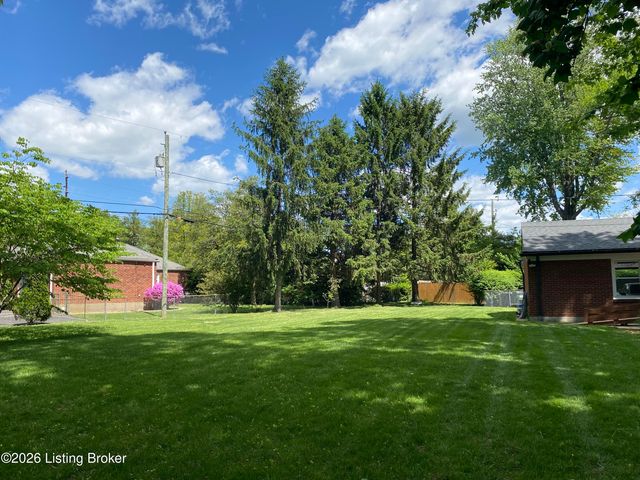 736 Wicklow Rd, Louisville, KY 40207