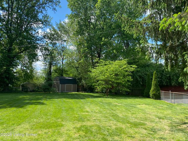 736 Wicklow Rd, Louisville, KY 40207
