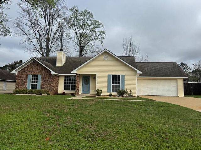 113 Bartlet Lane, Dothan, AL 36305