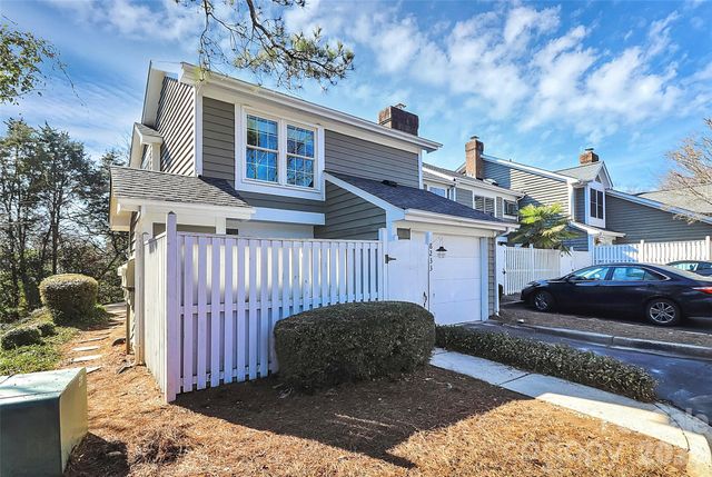 8233 Tradd Court, Charlotte, NC 28210