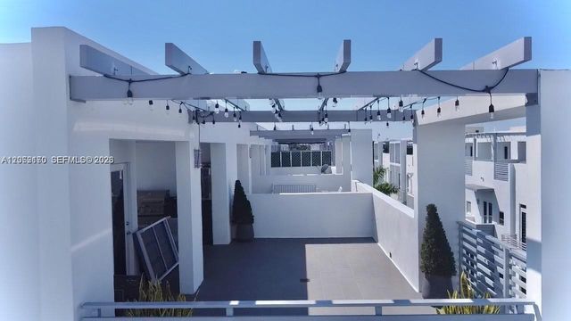 9151 NW 33rd Street, Doral, FL 33172