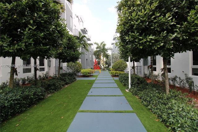 9151 NW 33rd Street, Doral, FL 33172
