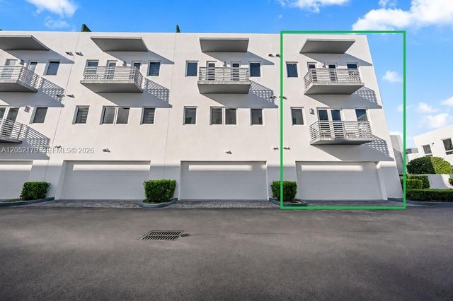 9151 NW 33rd Street, Doral, FL 33172