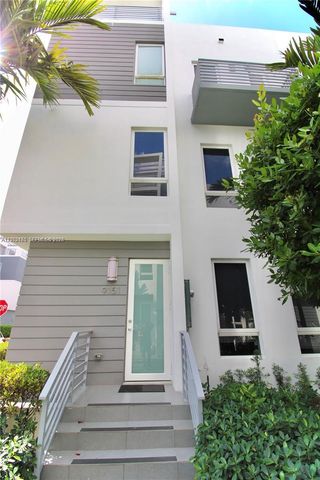9151 NW 33rd Street, Doral, FL 33172