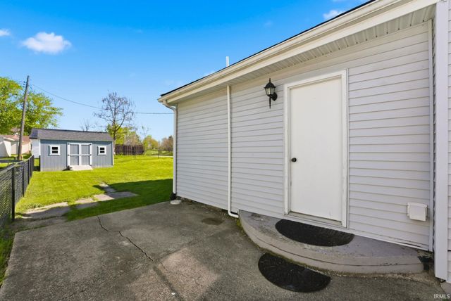 414 E High Street, Garrett, IN 46738