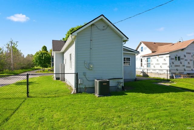 414 E High Street, Garrett, IN 46738
