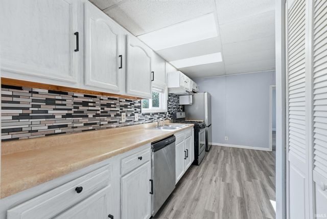414 E High Street, Garrett, IN 46738