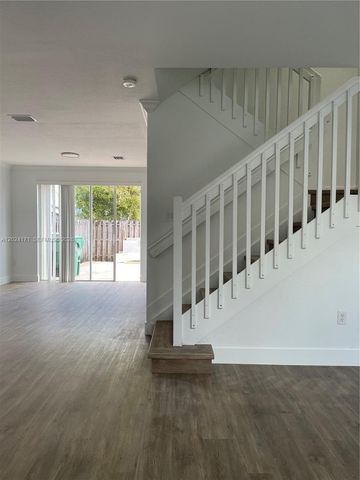 6960 NW 177th St N103, Hialeah, FL 33015