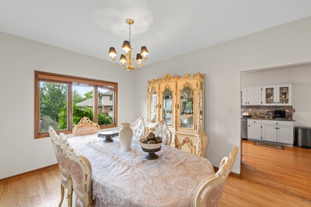 8036 Highfield Court, Tinley Park, IL 60487