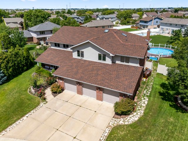 8036 Highfield Court, Tinley Park, IL 60487