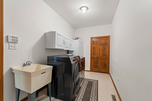 8036 Highfield Court, Tinley Park, IL 60487