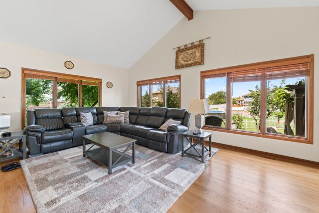 8036 Highfield Court, Tinley Park, IL 60487