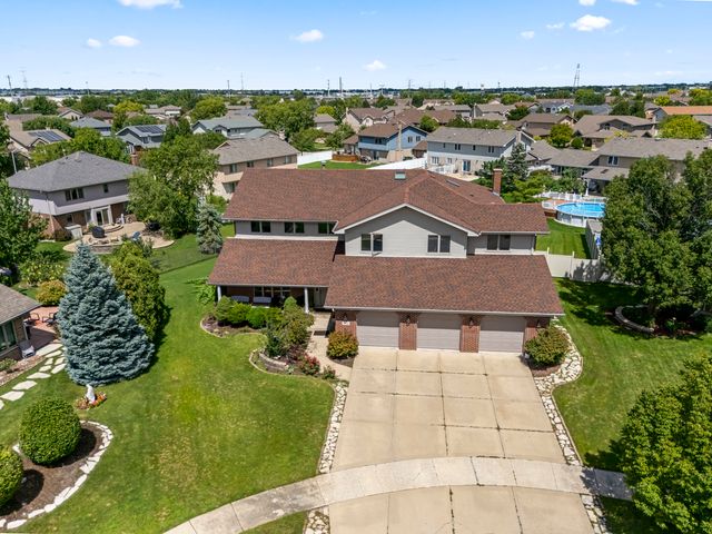 8036 Highfield Court, Tinley Park, IL 60487