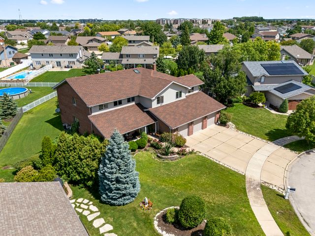 8036 Highfield Court, Tinley Park, IL 60487