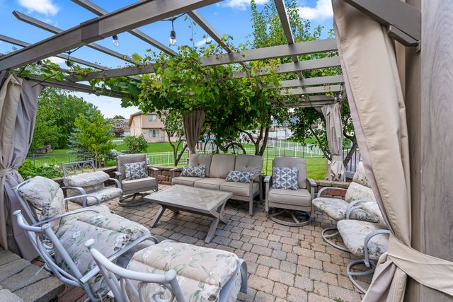 8036 Highfield Court, Tinley Park, IL 60487