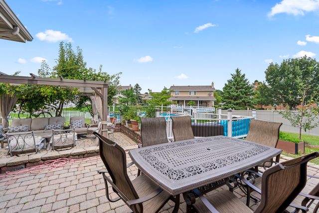 8036 Highfield Court, Tinley Park, IL 60487