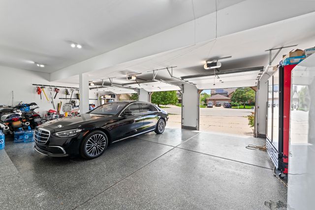 8036 Highfield Court, Tinley Park, IL 60487