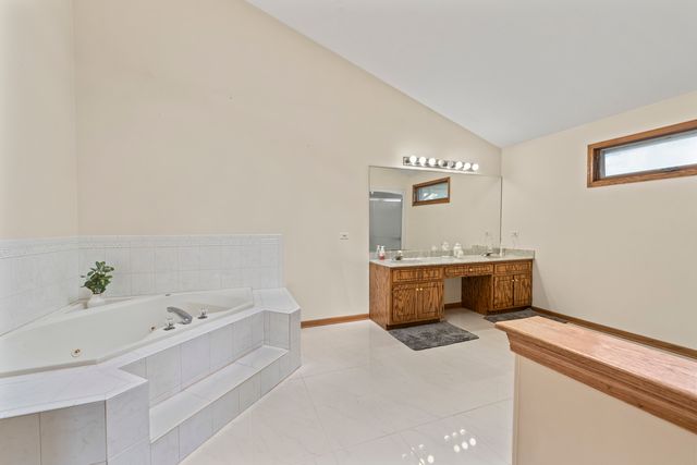 8036 Highfield Court, Tinley Park, IL 60487