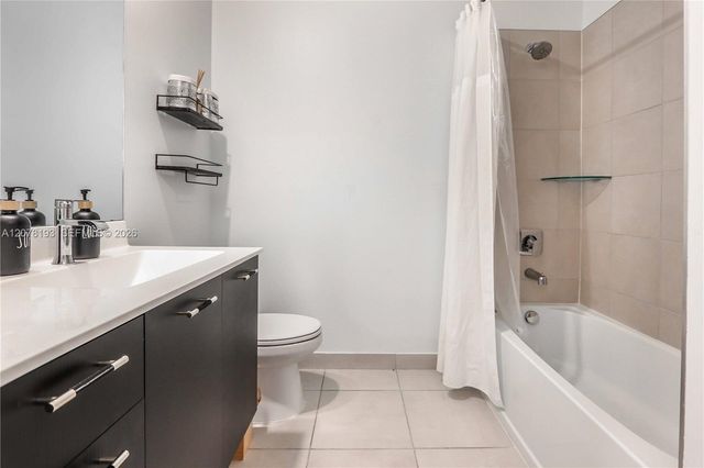 8265 NW 41st Street C-206, Doral, FL 33166