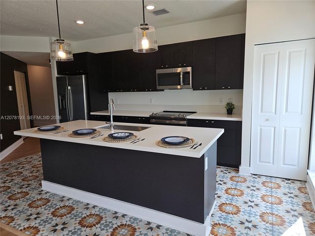 8265 NW 41st Street C-206, Doral, FL 33166
