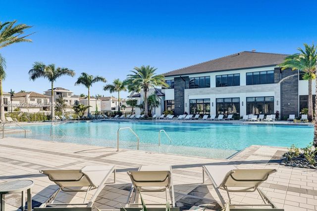 8265 NW 41st Street C-206, Doral, FL 33166