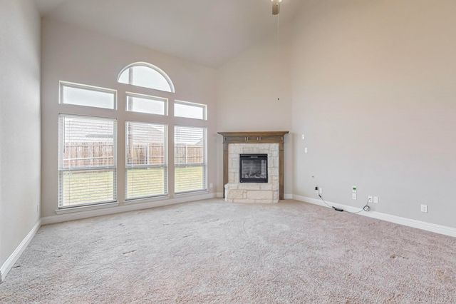 422 Crestview Drive, Midlothian, TX 76065
